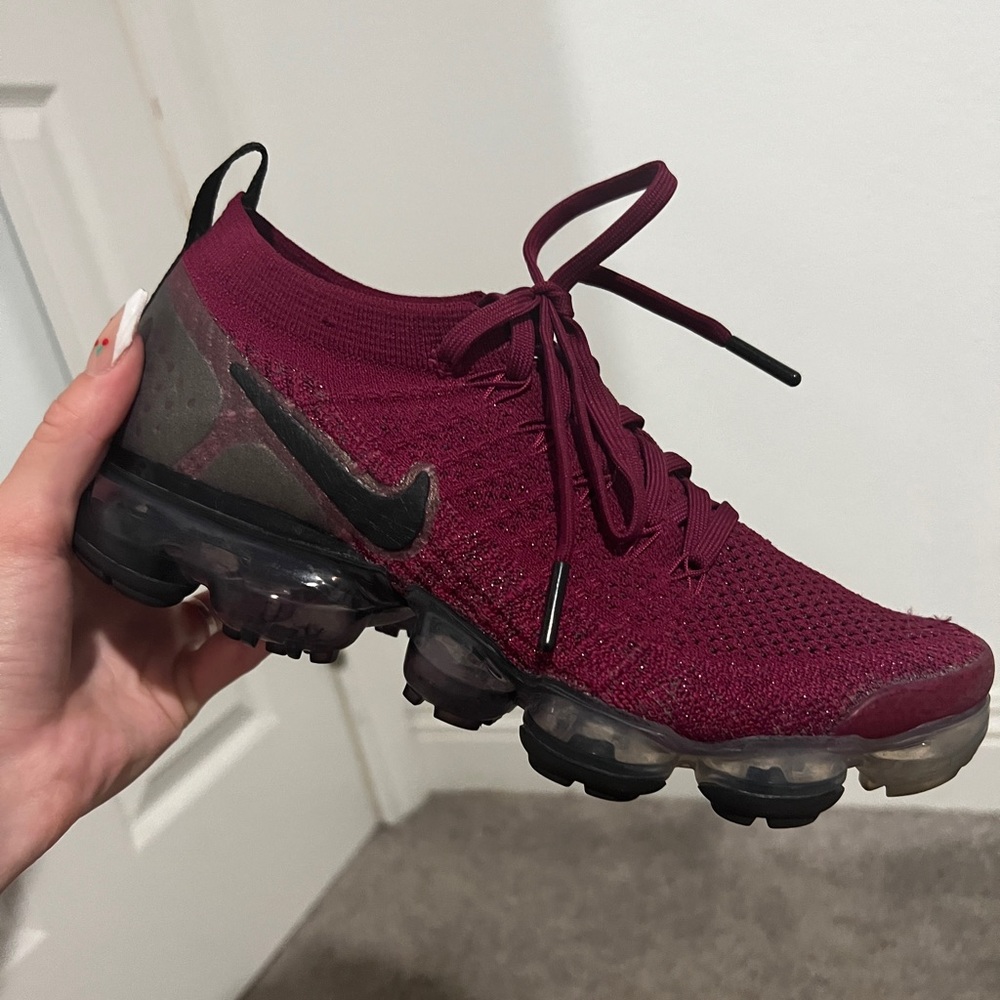 super cute magenta nike vapor max 💗💗